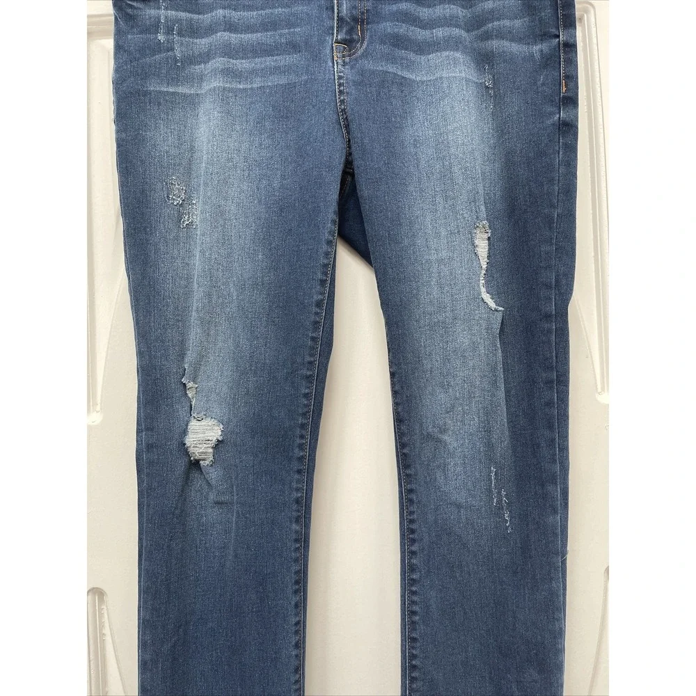 Signature Studio Jeans 16 Womens Regular Size Blue Denim Distressed Dark - Picture 2 of 6